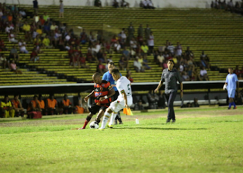 Fla-PI domina, mas perde para o Sampaio Corrêa na estreia na Copa do Nordeste