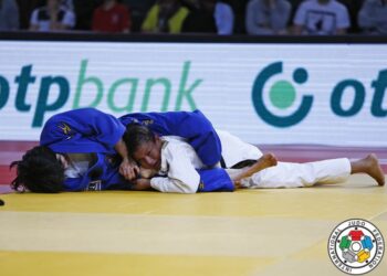 Sarah Menezes ganha bronze no Grand Slam de Paris