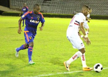 River vacila e só empata, Fla-PI  sofre com falhas e  é goleado novamente