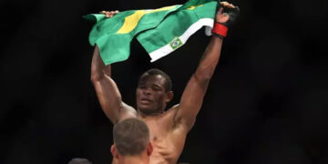 Massaranduba “surra” rival americano e soma sexta vitória consecutiva no UFC
