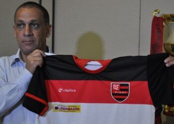 Flamengo-PI anuncia Celso Teixeira como novo técnico e o atacante Eduardo, que também será diretor de futebol