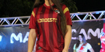Após adiamentos, River apresenta novos uniformes, veja