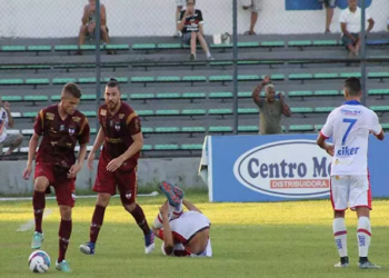 Piauí e River empatam em jogo com cinco expulsões e encerrado antes do fim