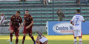 Piauí e River empatam em jogo com cinco expulsões e encerrado antes do fim