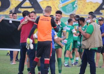 Altos goleia o Marcílio Dias e sobe para a Série C